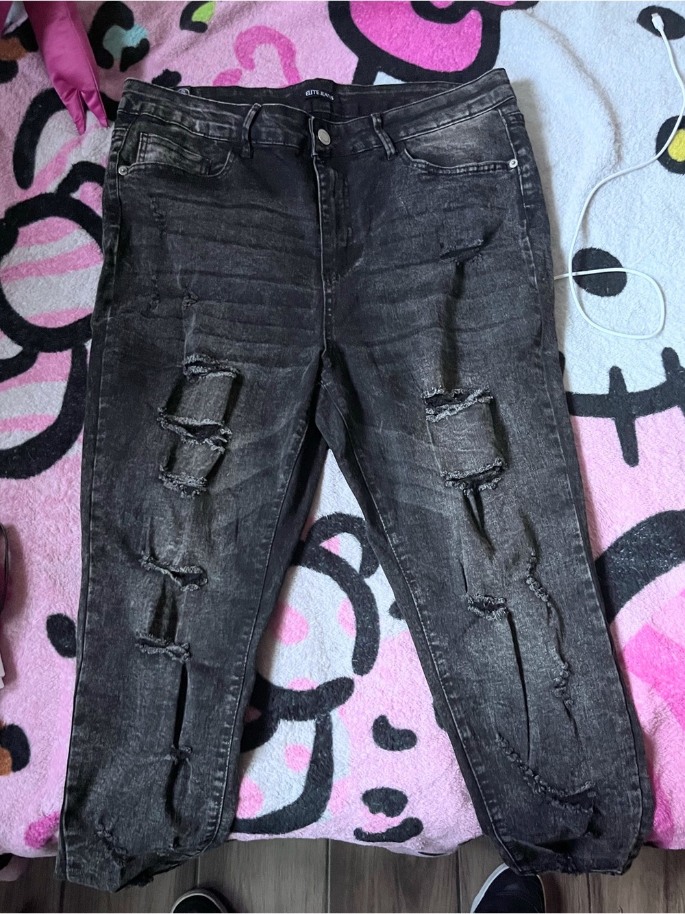 Ripped Boyfriend Jeans in Washed Black
